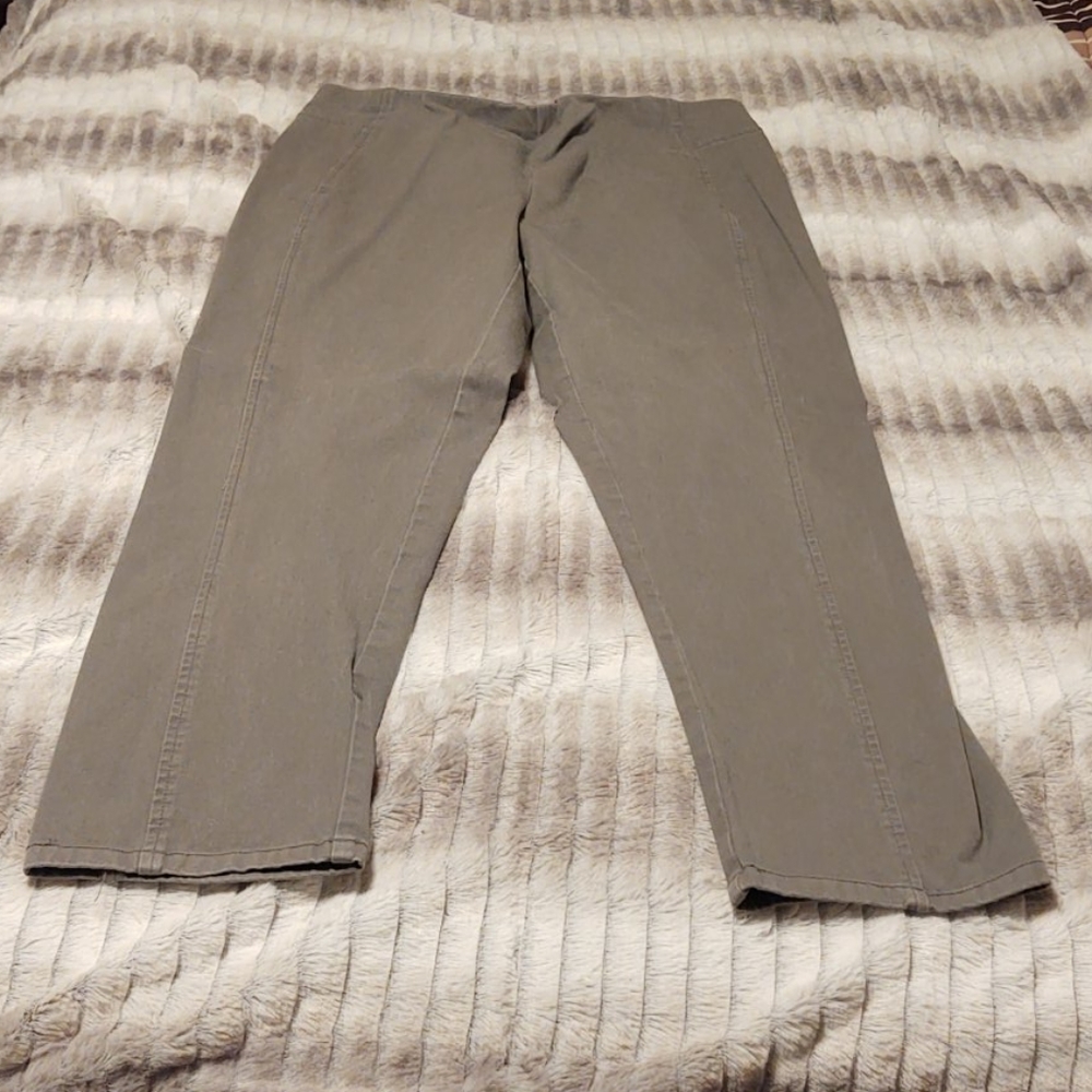 Crop pants